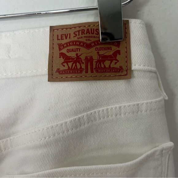Levi’s Classic Straight Women’s White Twill Jeans - Picture 7 of 9